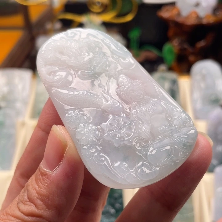 翡翠未镶嵌颈饰玉