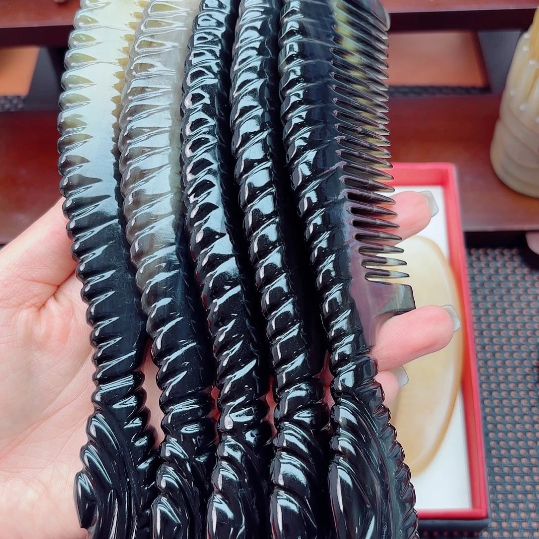 纯手工制作纯牛角梳子