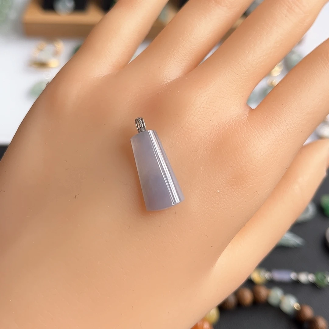 翡翠18K金镶嵌颈饰福利