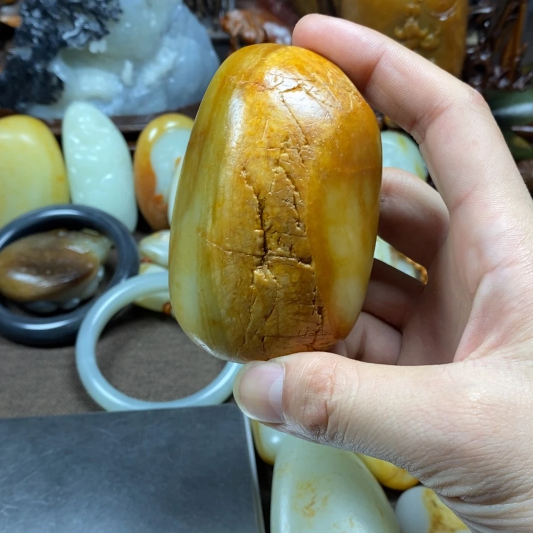 和田玉未镶嵌把件