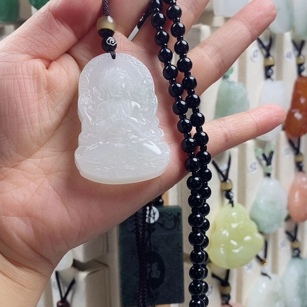 石英质玉未镶嵌颈饰