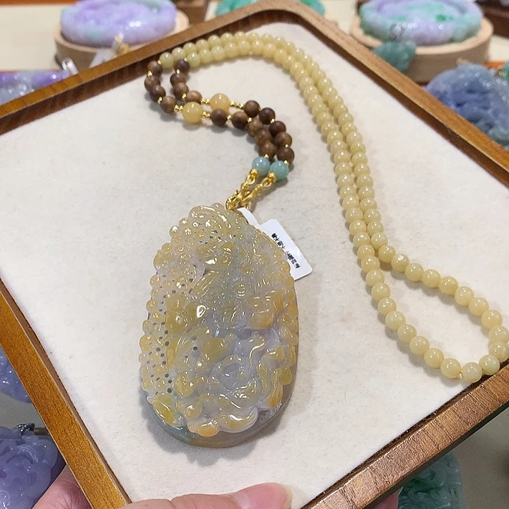 翡翠未镶嵌颈饰翡翠吊坠