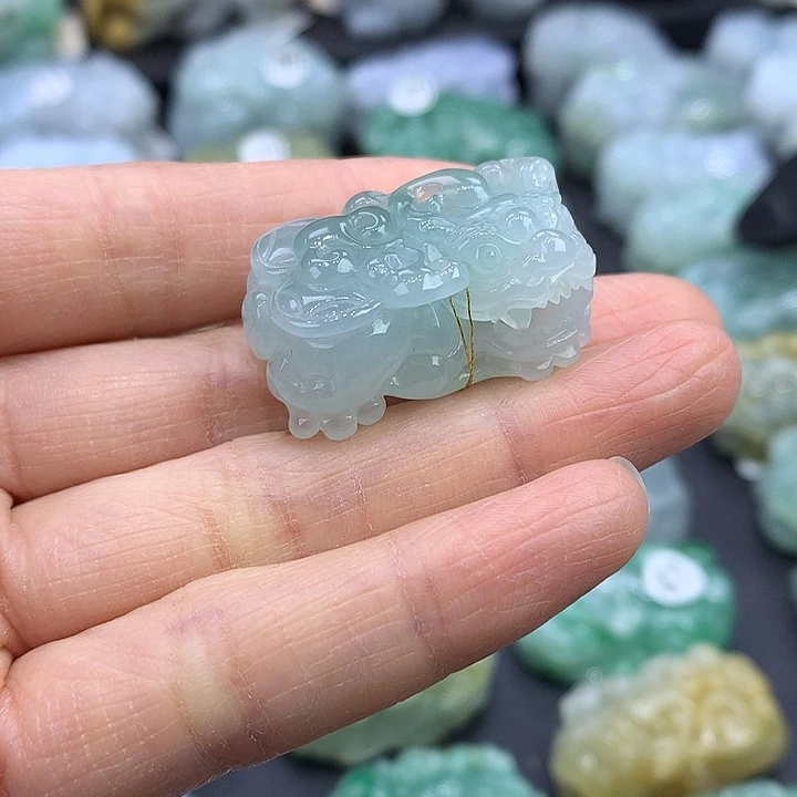 翡翠未镶嵌颈饰天然缅甸A货翡翠貔貅吊坠