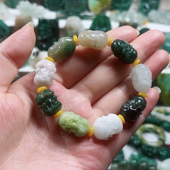 独山玉未镶嵌吊坠