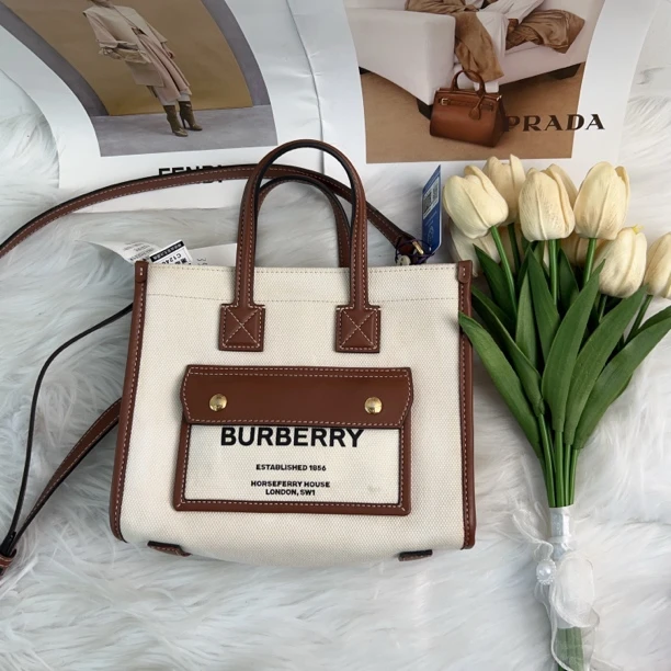 95新 BURBERRY/博柏利 C1246芙蕾雅帆布托特斜挎包