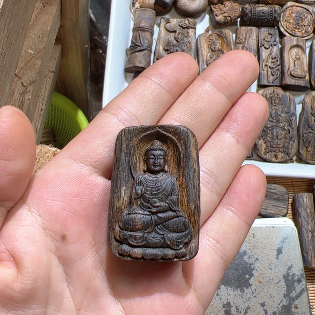 沉香沉香碎屑白棋雕刻9克