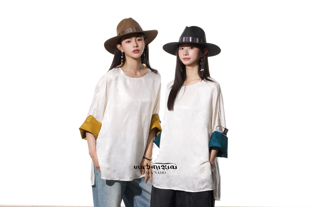 AJ-NAMO原创设计款皎月彩袖圆领内搭上衣-多色可选A138