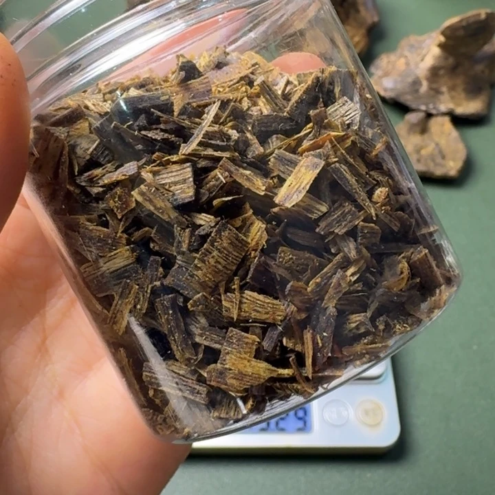 沉香沉香枕居***购海南白鹭沉水老料30克