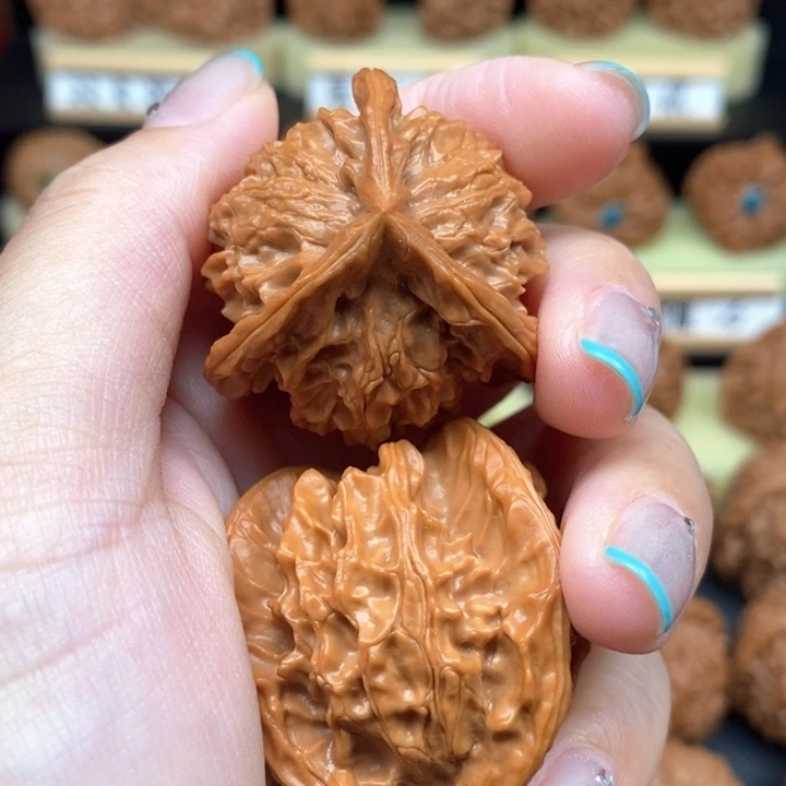 文玩核桃吊坠三棱38