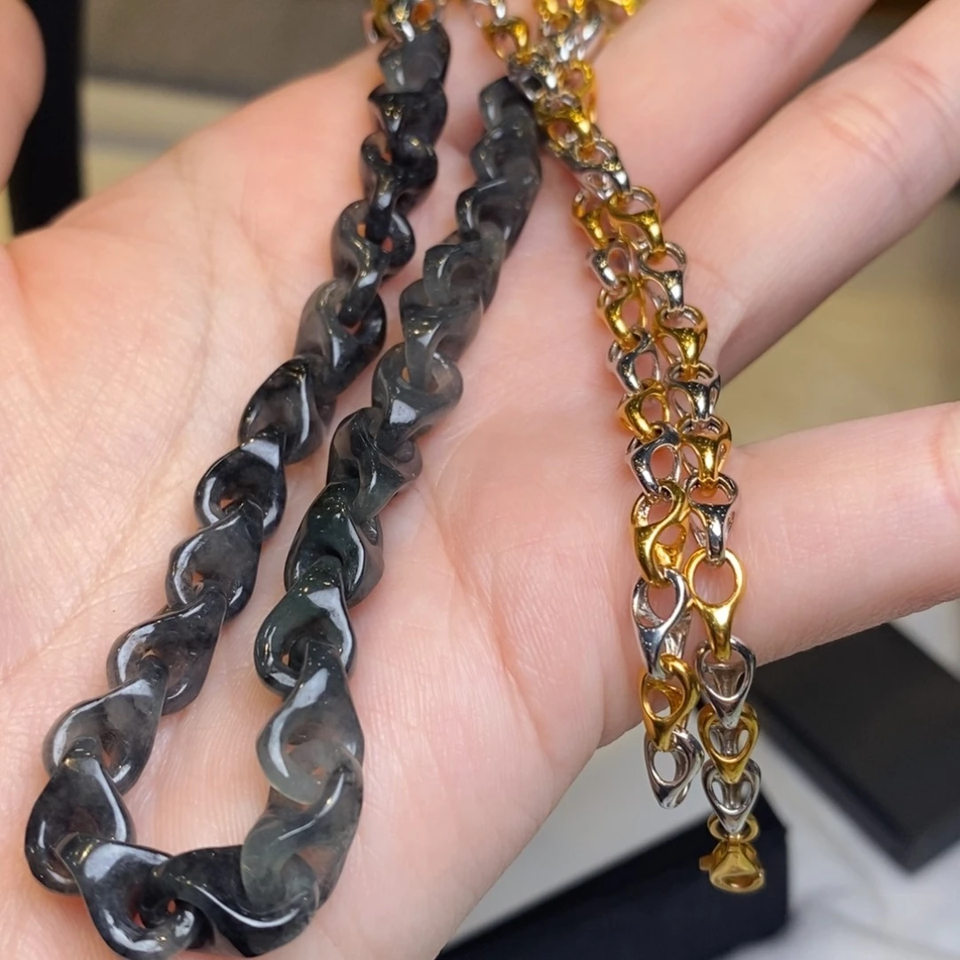 翡翠项链18K金镶嵌冰乌鸡拉环