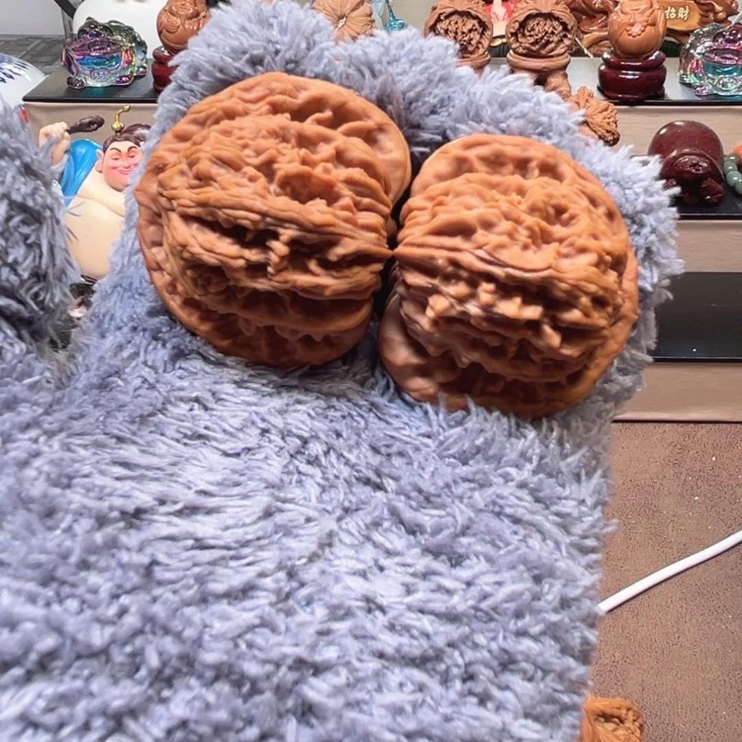 桃核把件46四座楼