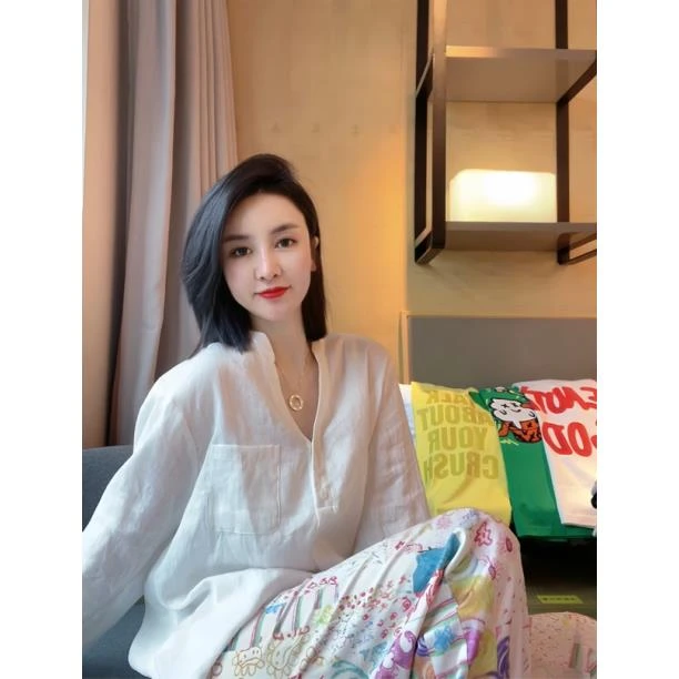 【哝哝服饰】2024春夏新款莫奈花园风慵懒V领衬衫0189924