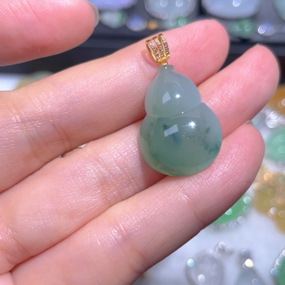 颈饰18K金镶嵌翡翠翡翠