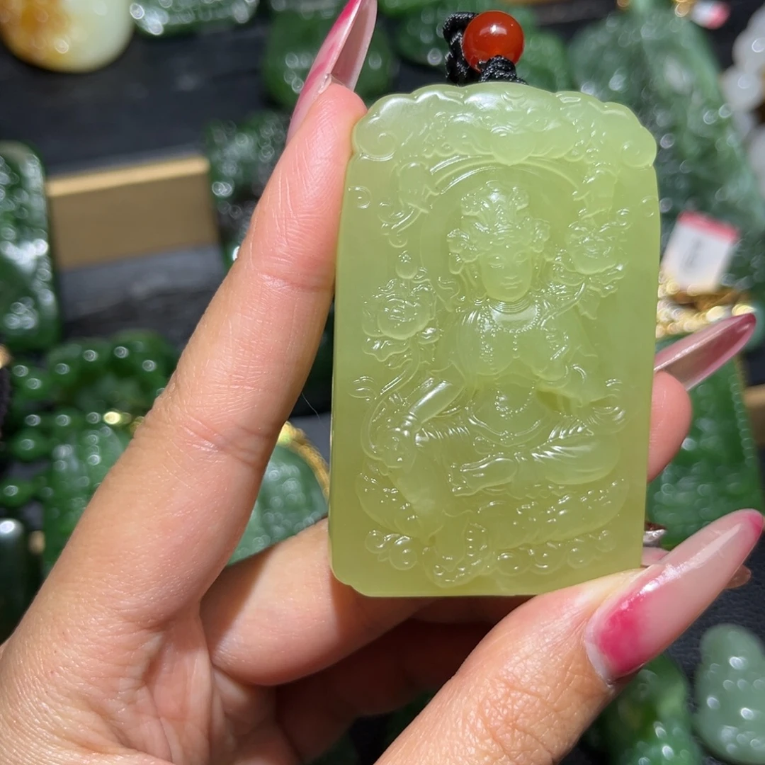 {***康和田玉未镶嵌颈饰