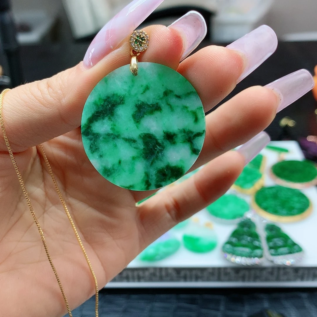 【闪购商品】翡翠吊坠(赠链)未镶嵌