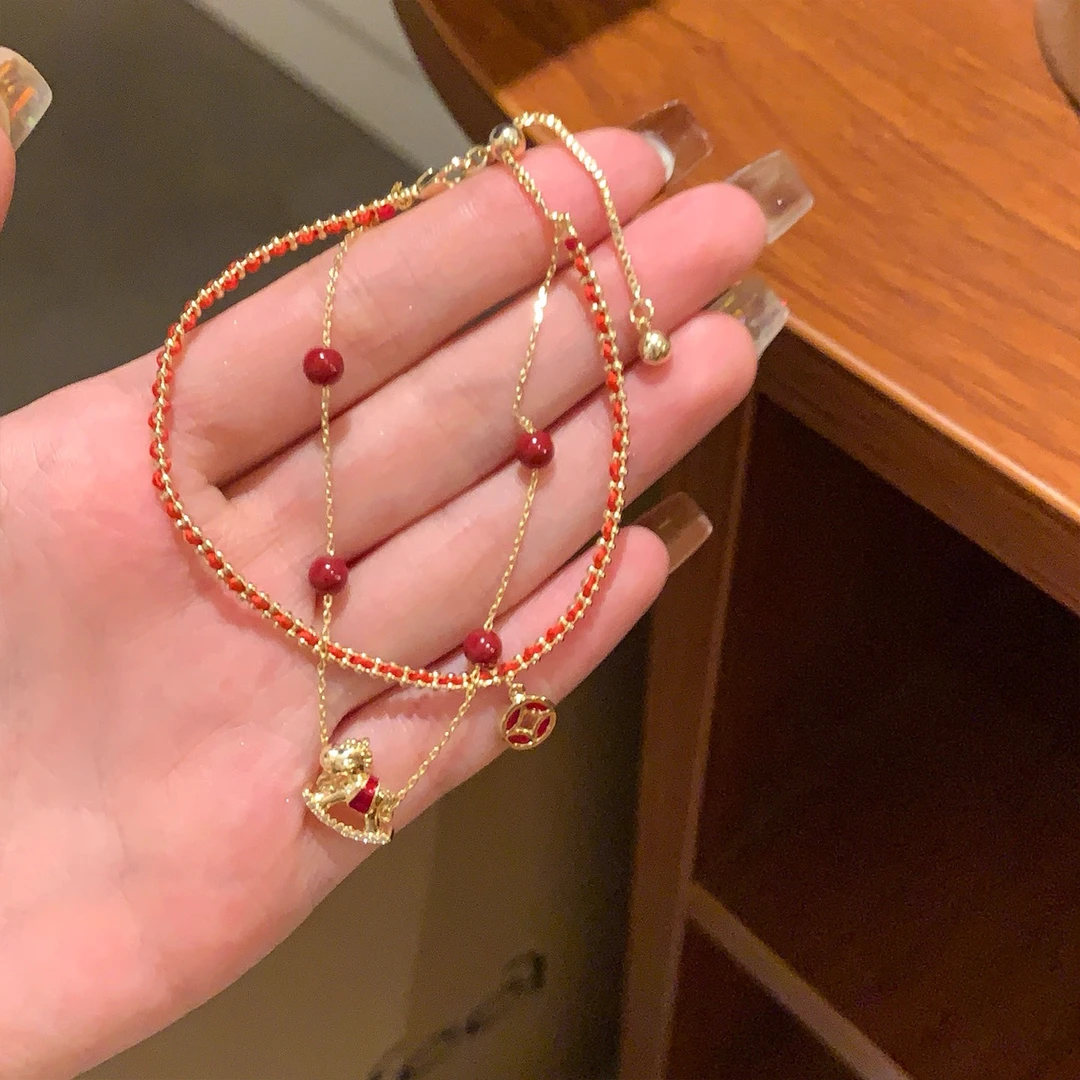 铜合金树脂手链 铜合金本命年红绳小马编织双层手链 轻奢高级感百