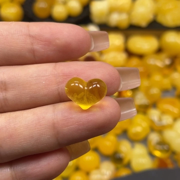 琥珀未镶嵌珠宝奇石