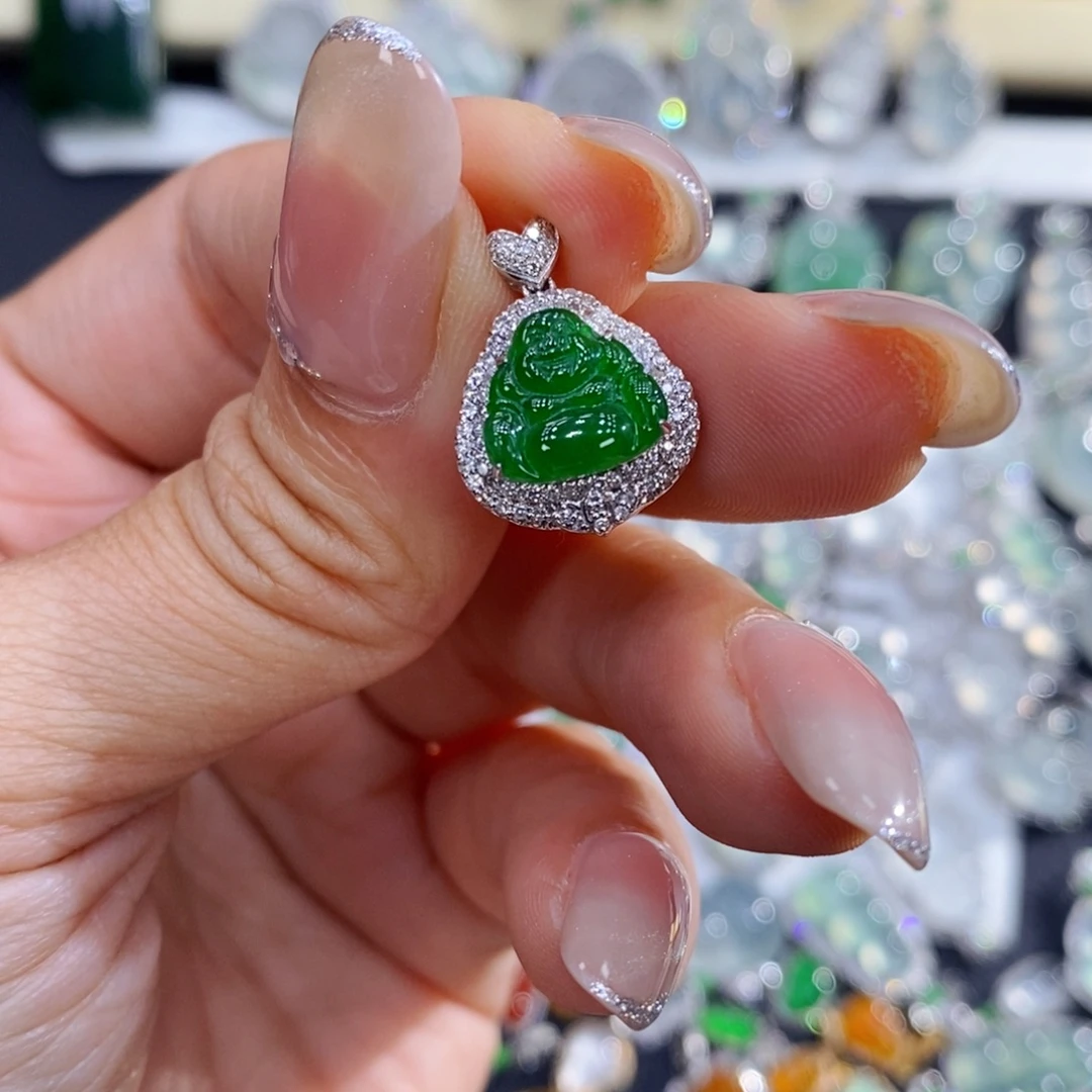 翡翠18K金镶嵌颈饰