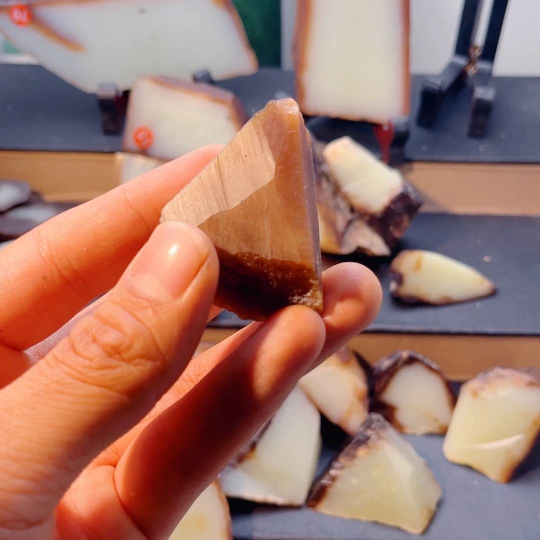 和田玉（糖玉）未镶嵌颈饰