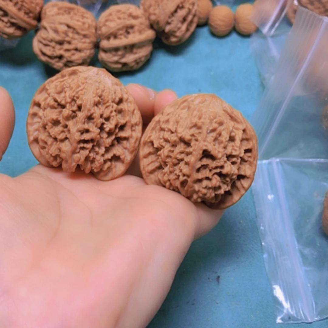 【闪购商品】把件核桃44满天星修尖