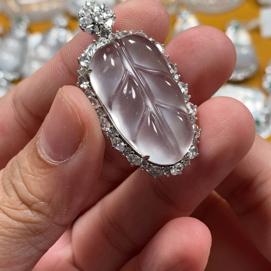 石英质玉银S925镶嵌颈饰满钻豪镶叶子