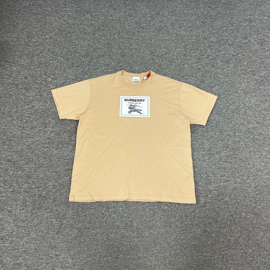 99新 BURBERRY/博柏利 卡其色 战马logo 短袖 xs码