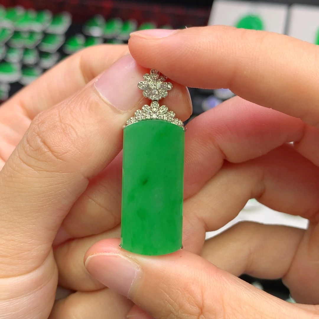 吊坠(不含链)18K金镶嵌翡翠
