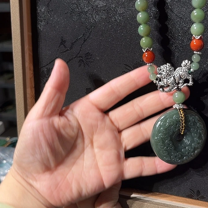 颈饰未镶嵌和田玉