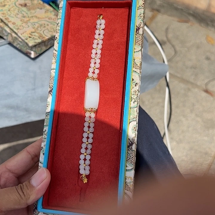 和田玉18K金镶嵌颈饰俄料