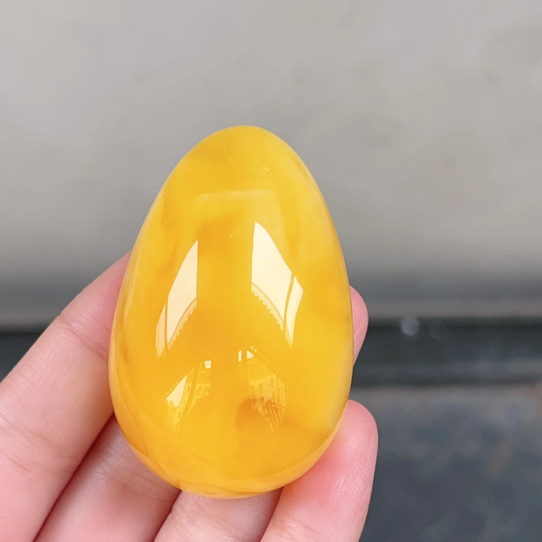 焦皮料溶洞蜜蜡水滴吊坠，无瑕疵，29.3克