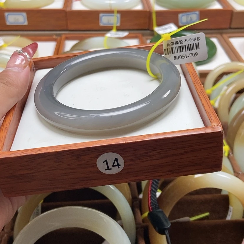 【闪购商品】和田玉手镯未镶嵌