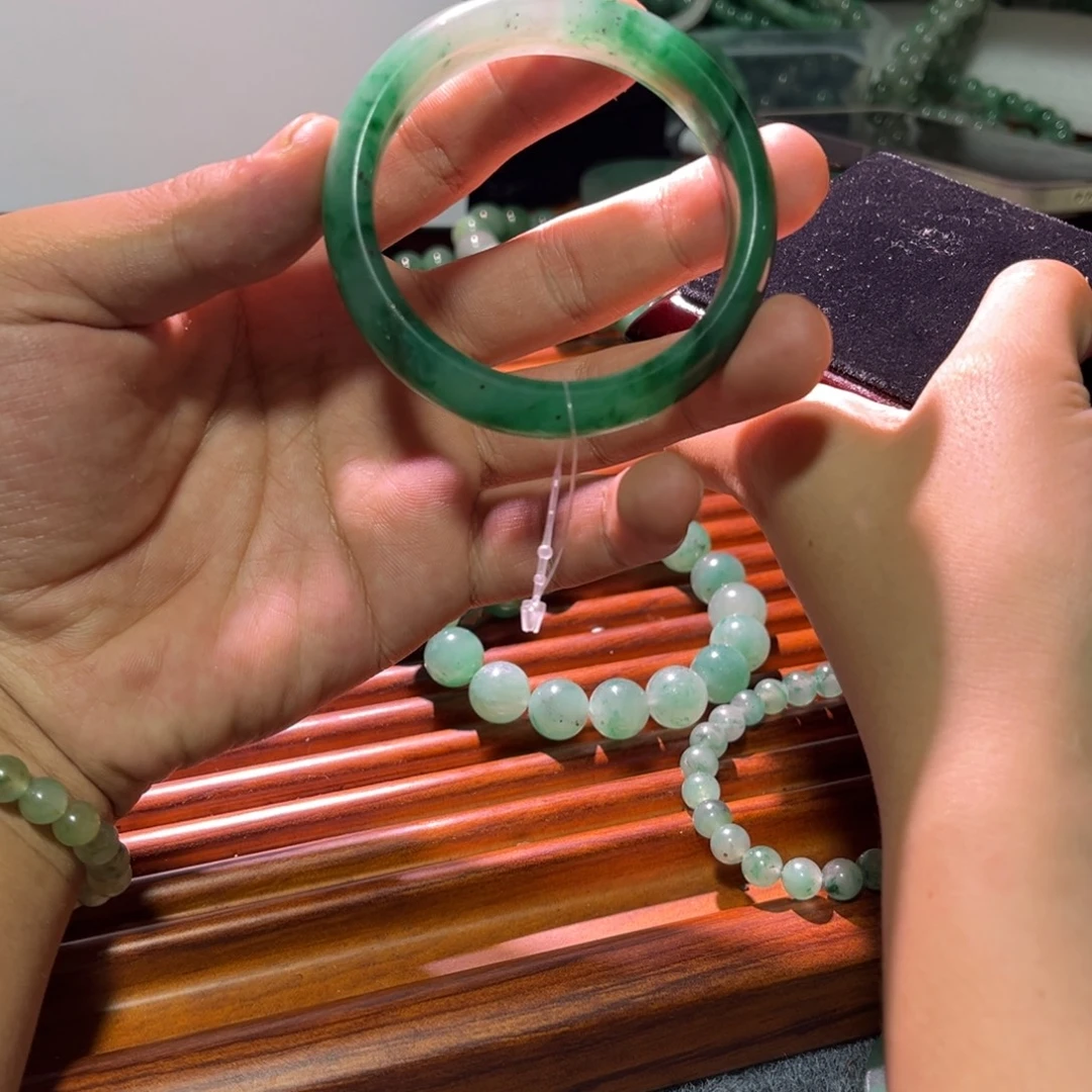 未镶嵌手链石英质玉（非洲翠）