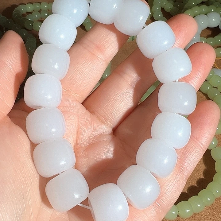 未镶嵌透闪石质玉珠宝半成品