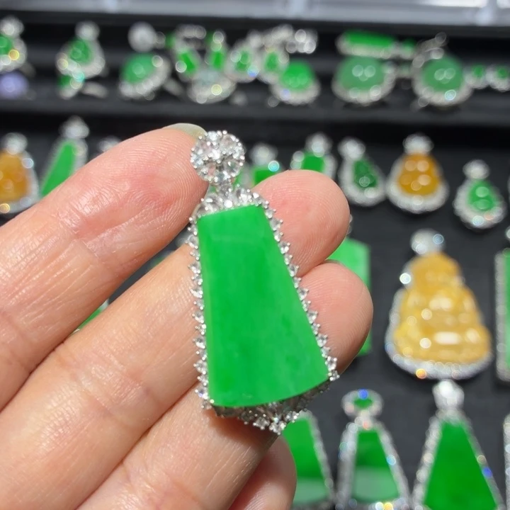 翡翠18K金镶嵌吊坠(不含链)翡翠