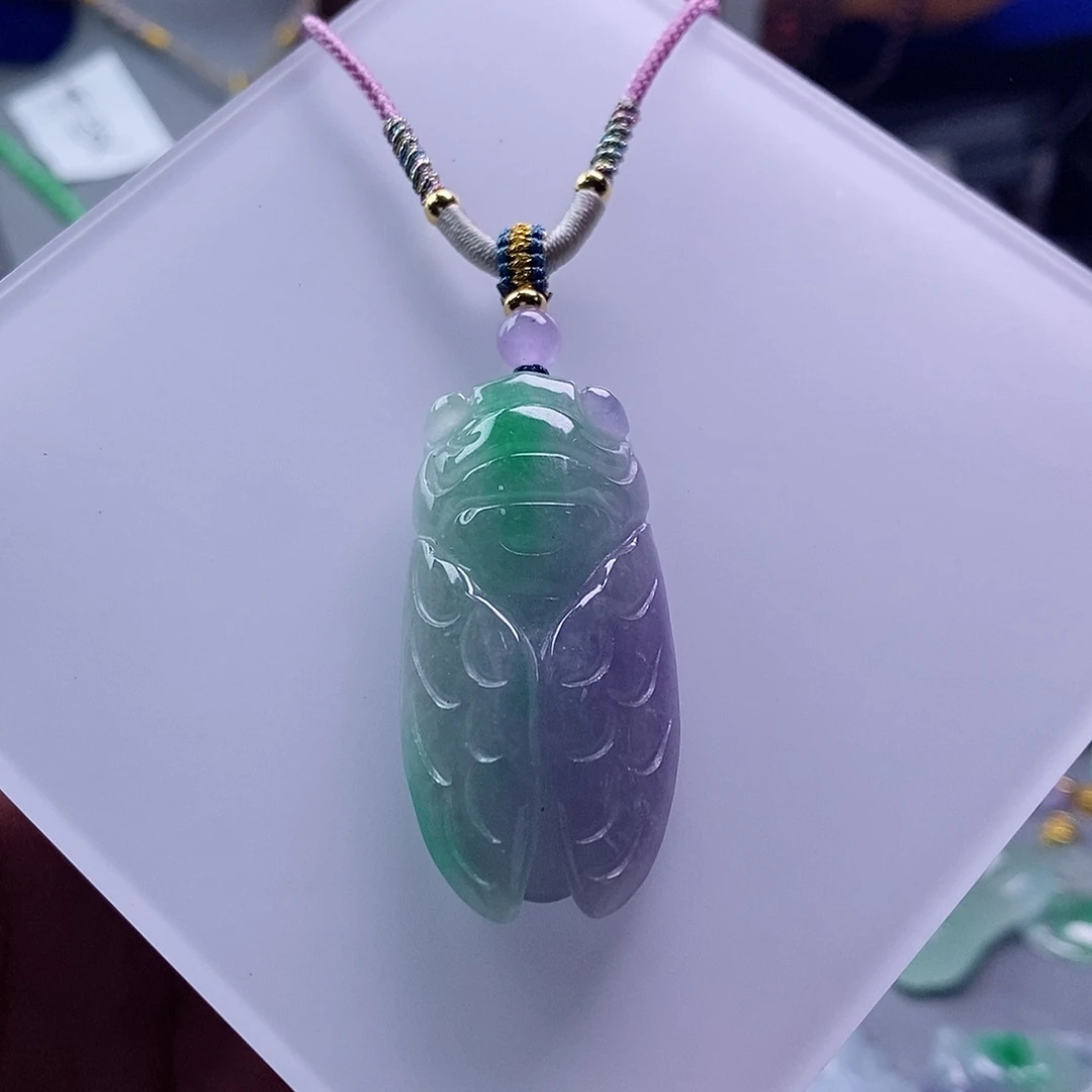 翡翠未镶嵌吊坠(赠链)