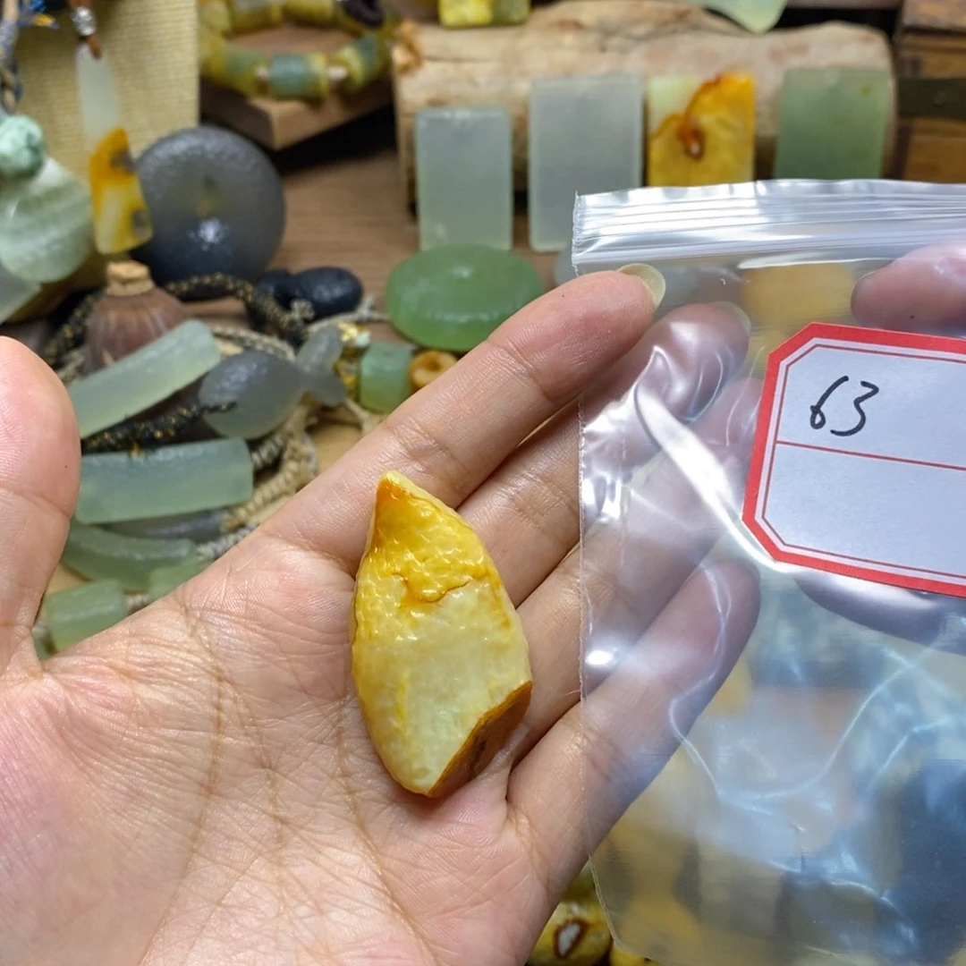未镶嵌蛇纹石玉颈饰家***喵