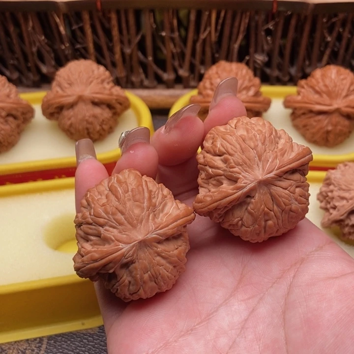 文玩核桃吊坠水***尘磨盘40全品白茬