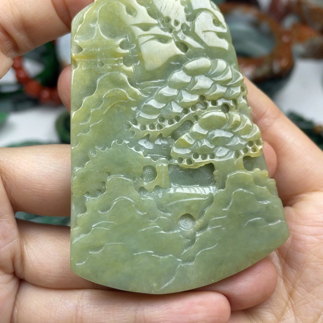 翡翠未镶嵌颈饰牌子