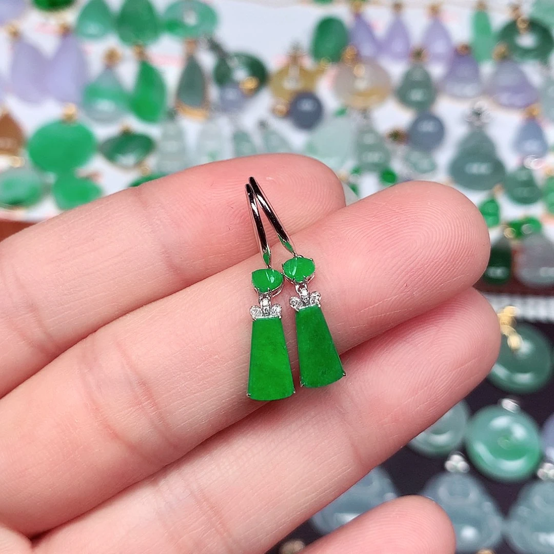 翡翠颈饰18K金镶嵌熠*天然翡翠A货