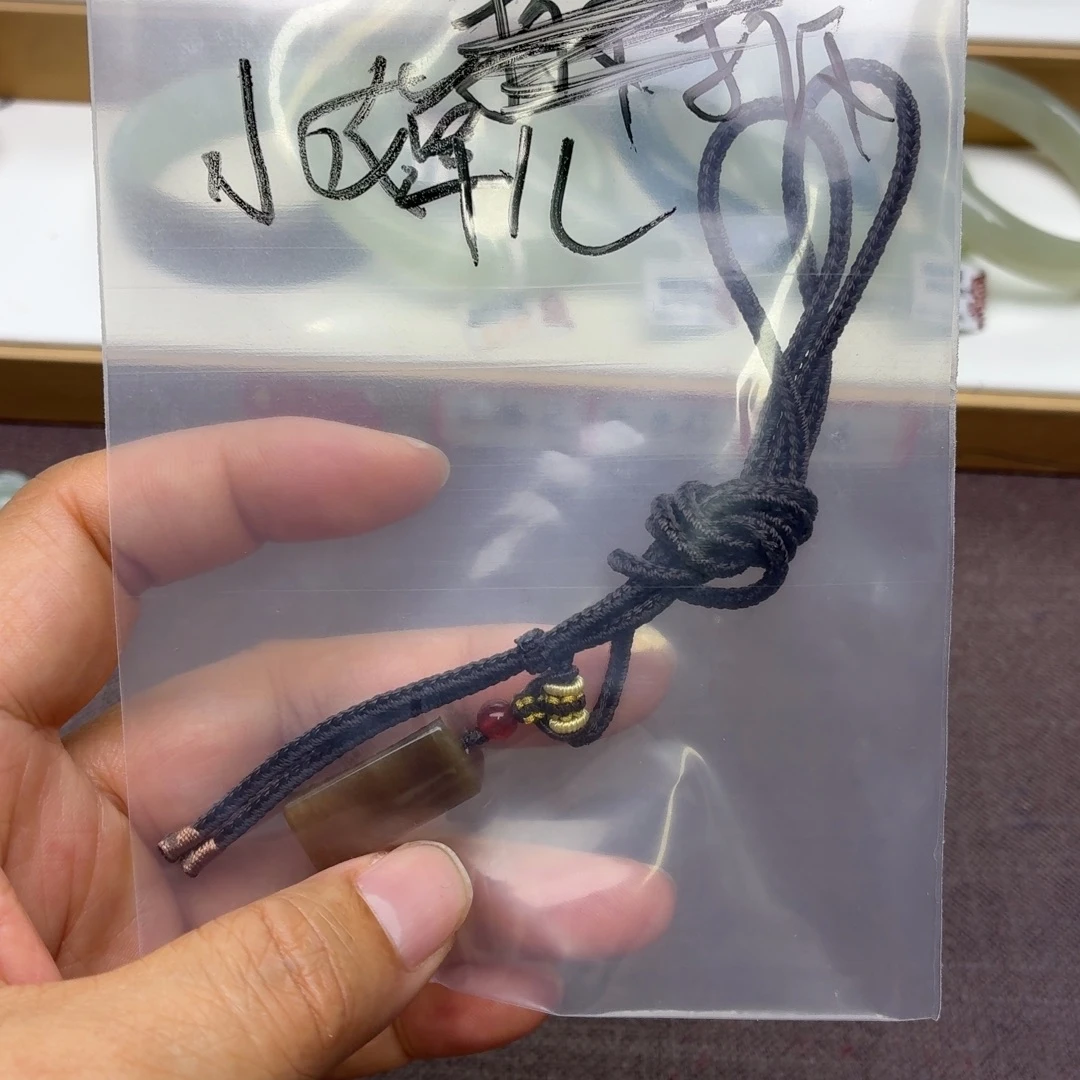 小***儿和田玉未镶嵌手镯