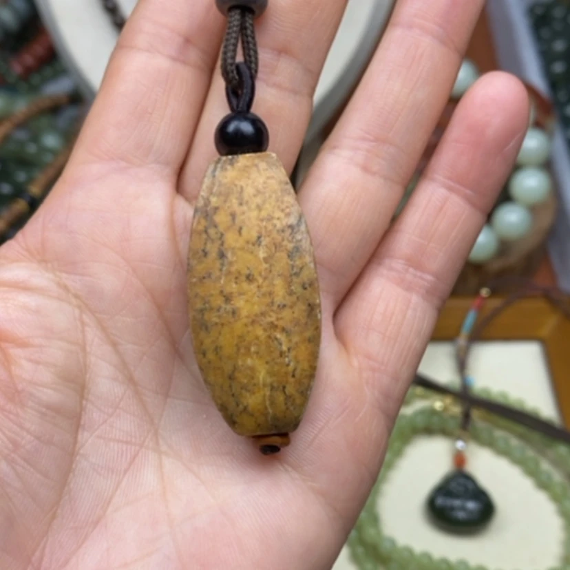 【闪购商品】未镶嵌岫岩河磨玉（透闪石质玉）挂件