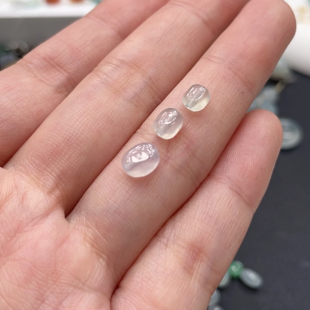 翡翠裸石缅甸翡翠小精品翡翠