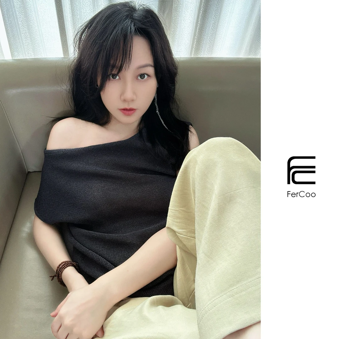 FERCOO进口和纸INS风小众显瘦设计款一字领斜肩短袖针织衫