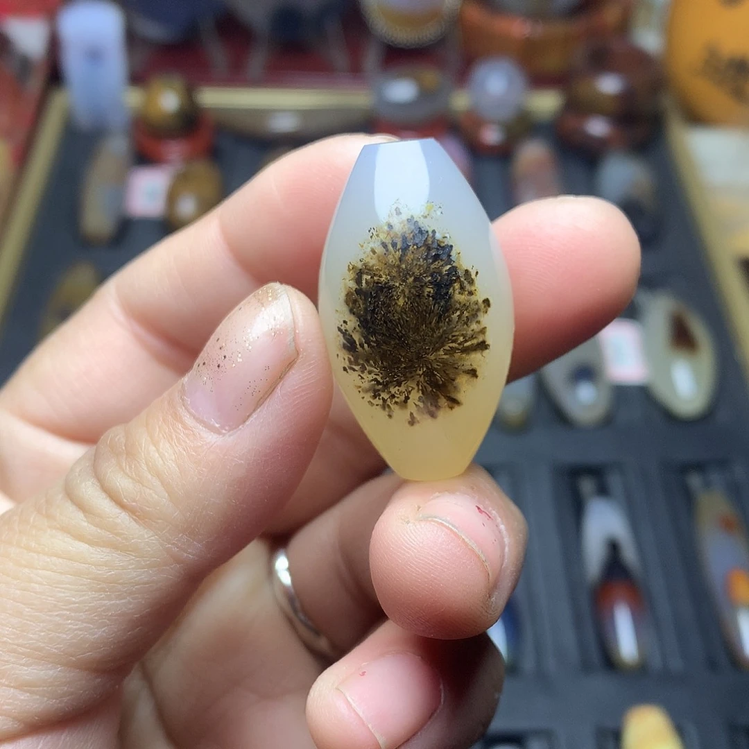 玛瑙/玉髓未镶嵌颈饰