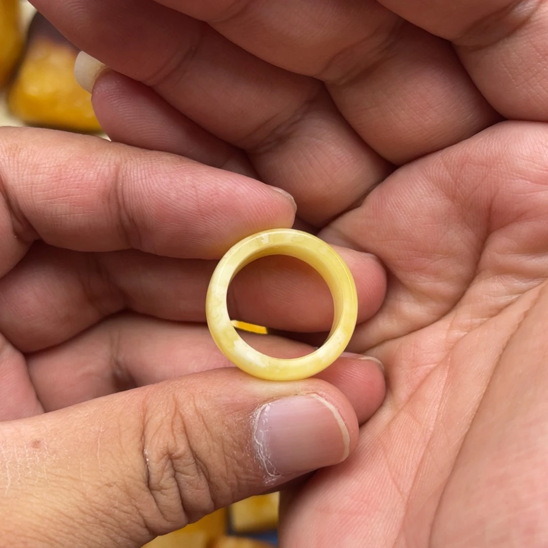 王***哥蜜蜡未镶嵌裸石指环