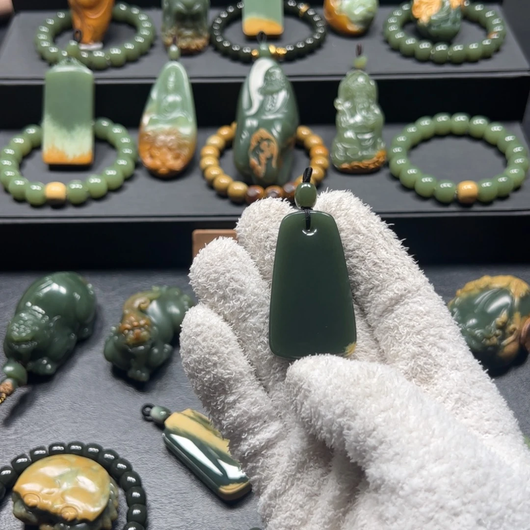 探***者岫岩河磨玉（透闪石质玉）未镶嵌颈饰