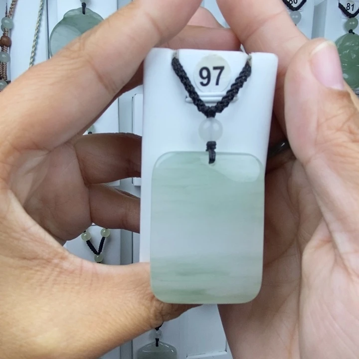 T***a石英质玉未镶嵌颈饰