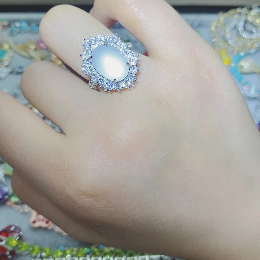 【闪购商品】银S925镶嵌耳饰托帕石