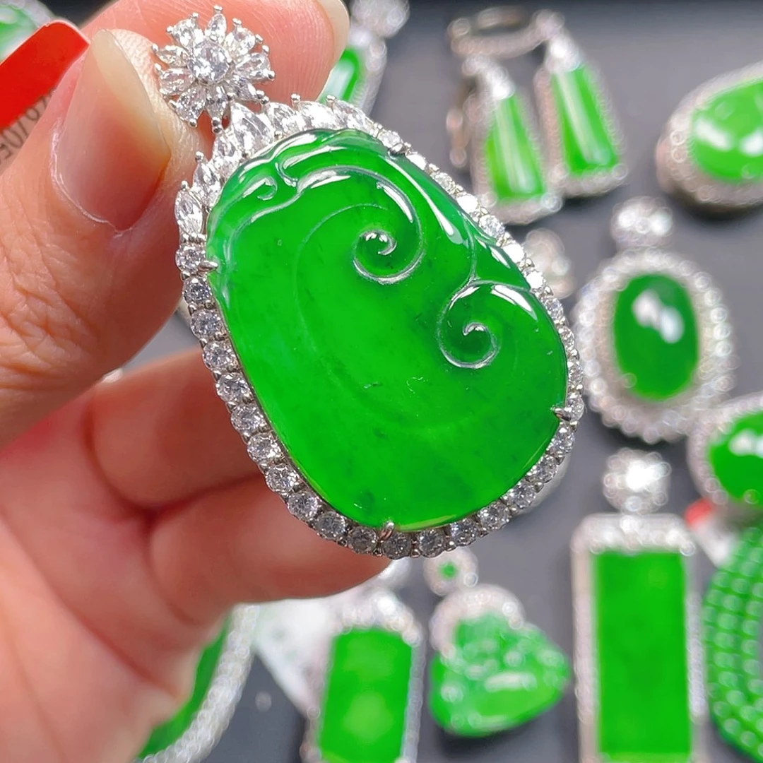 吊坠(不含链)未镶嵌翡翠