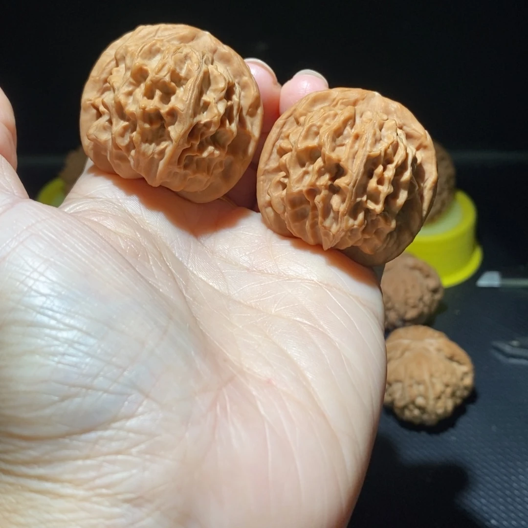 东***和把件文玩核桃天地